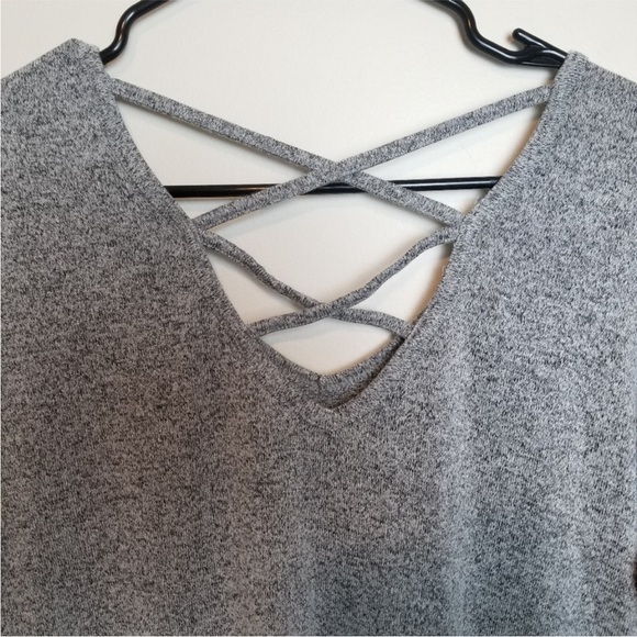 ❤️ GARAGE criss cross back long sleeve gray top size large - Picture 4 of 8